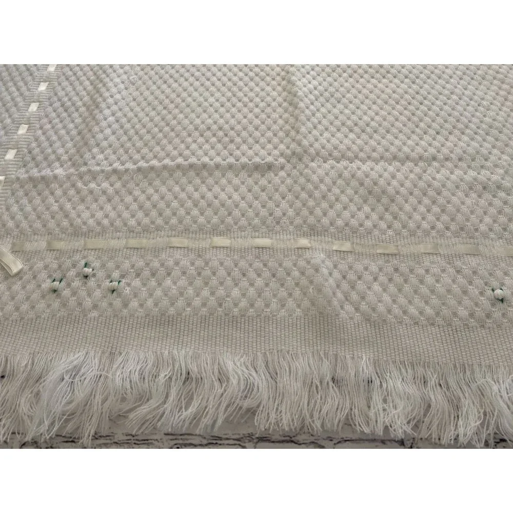 Vintage Carson Pirie Scott White Embroidered Baby Blanket 38‎ x 42 Spain Acrylic